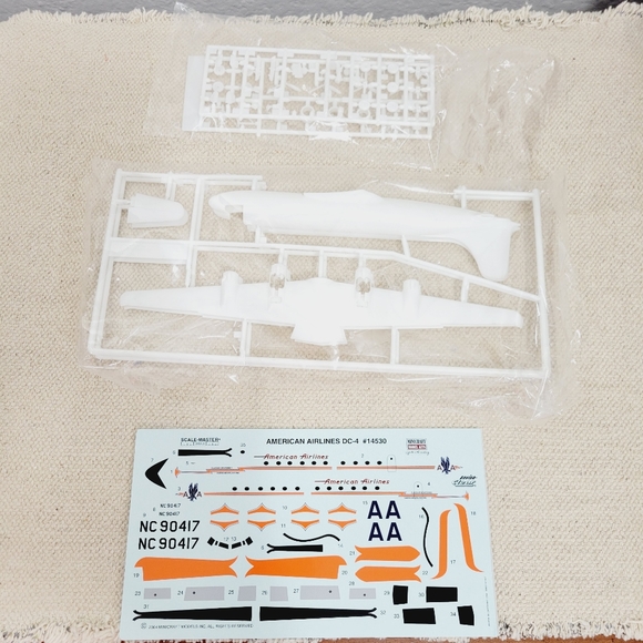 Minicraft Model Airplane Kit American Airlines DC-4 Mini Decals 1:144 - Picture 12 of 14